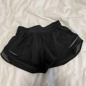 Black Lululemon Hotty Hot low rise lined shorts 2.5 inch inseam size 6